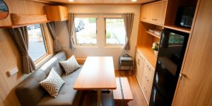 spațiu mic, mobilă multifuncțională, organizare eficientă